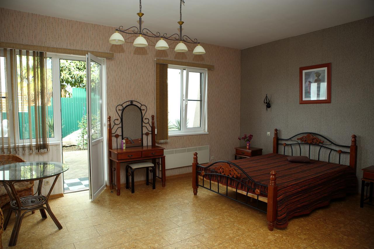 Mamzyshkha Guest House Gagra Buitenkant foto