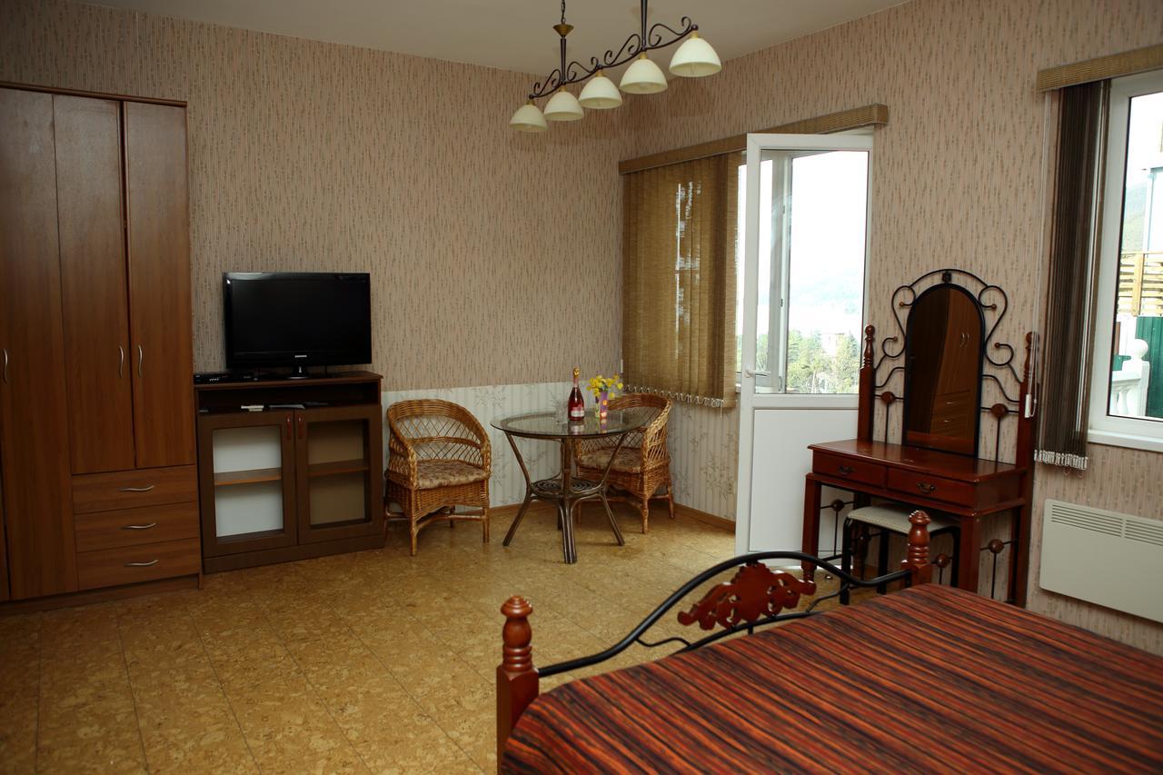 Mamzyshkha Guest House Gagra Buitenkant foto